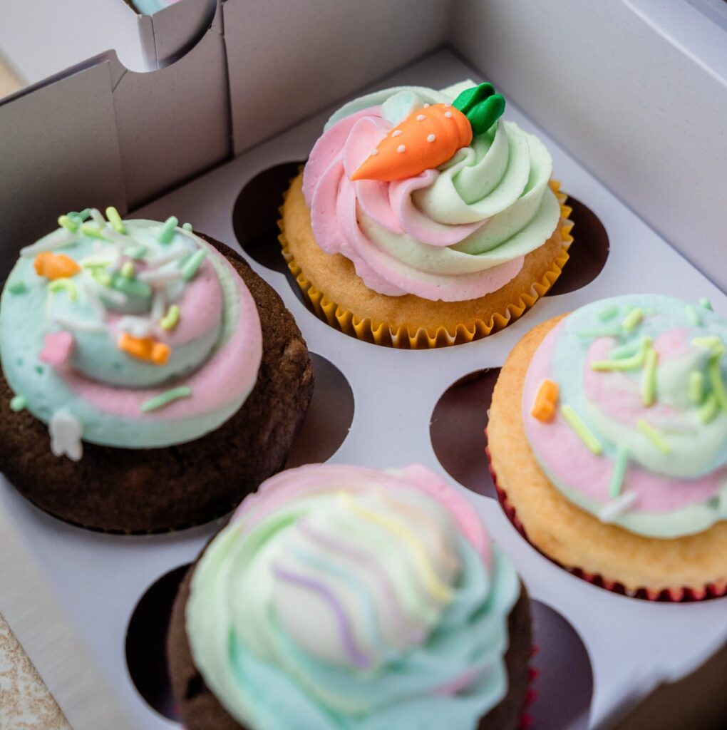 4 Pretty Cupcakes in a Box